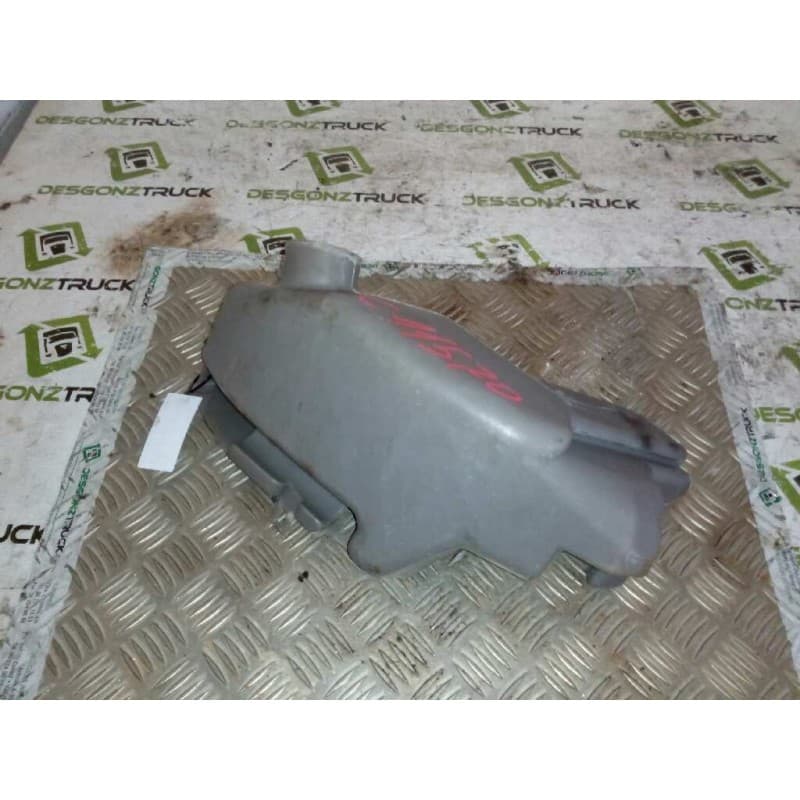 Recambio de deposito limpia para nissan cabstar 01.04 cabina simple cabina individual referencia OEM IAM 28902F3900
