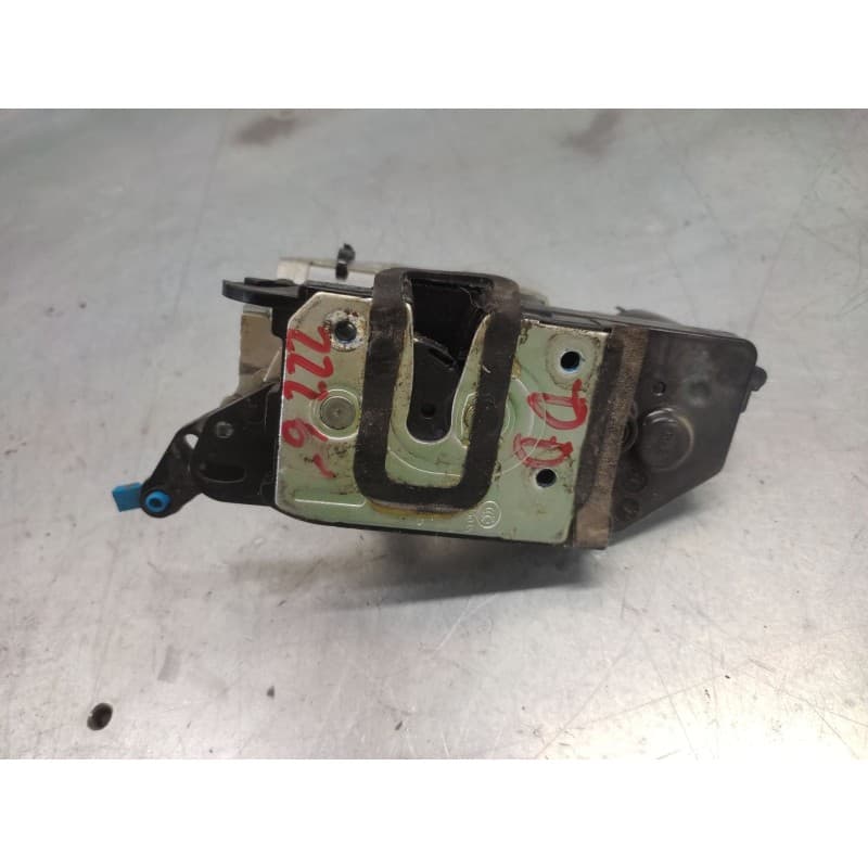 Recambio de cerradura puerta delantera derecha para ssangyong kyron 270 xdi limited 4wd referencia OEM IAM 5 PINS