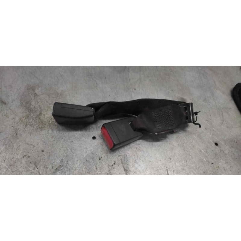 Recambio de enganche de cinturon trasero central para bmw serie 1 lim. (f20) 118d referencia OEM IAM 7266351