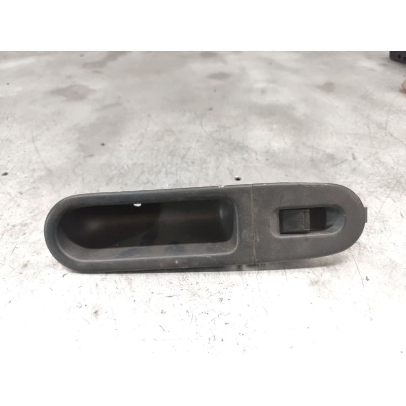 Recambio de mando elevalunas delantero derecho para honda hr-v (gh) vtec top 4wd (5-ptas.) referencia OEM IAM 83520S2HG010MI
