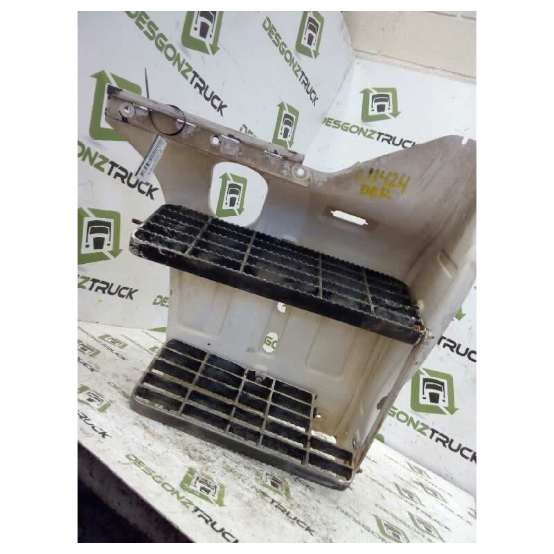 Recambio de peldaño derecho para scania serie 2 (r 112-305) fgfe 4600 / 22-23.4 / h 6x2 corto cr 13 / 14 b referencia OEM IAM - Blanco