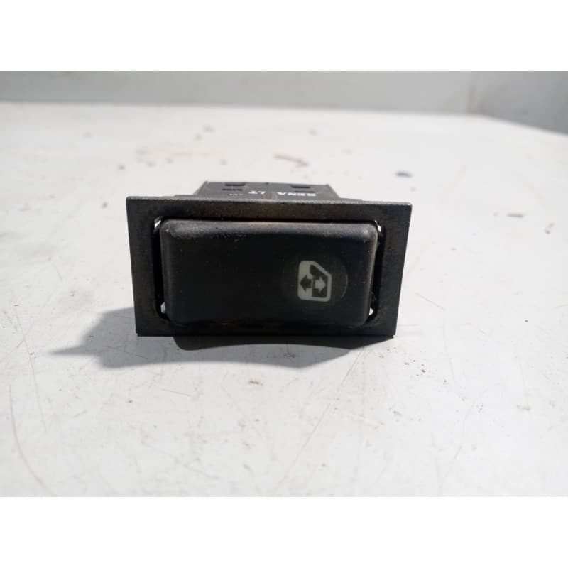 Recambio de mando elevalunas delantero izquierdo para renault magnum ab diesel referencia OEM IAM - Blanco