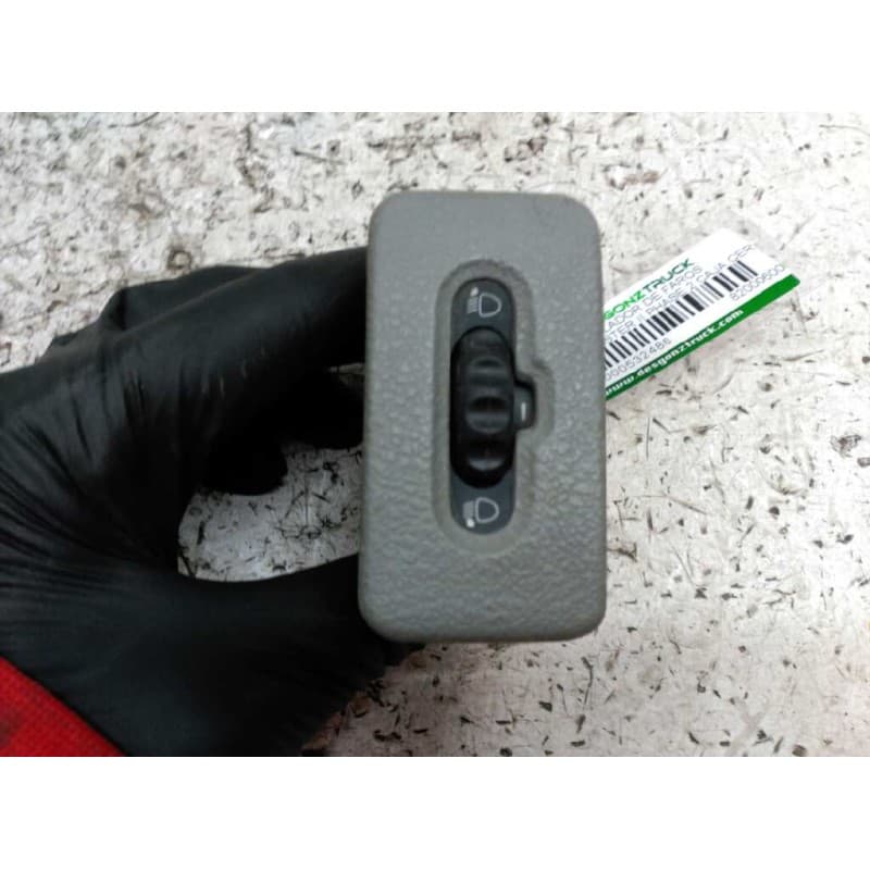 Recambio de mando regulador de faros para renault master ii phase 2 caja cerrada 2.5 dci diesel cat referencia OEM IAM 820006004 - Blanco