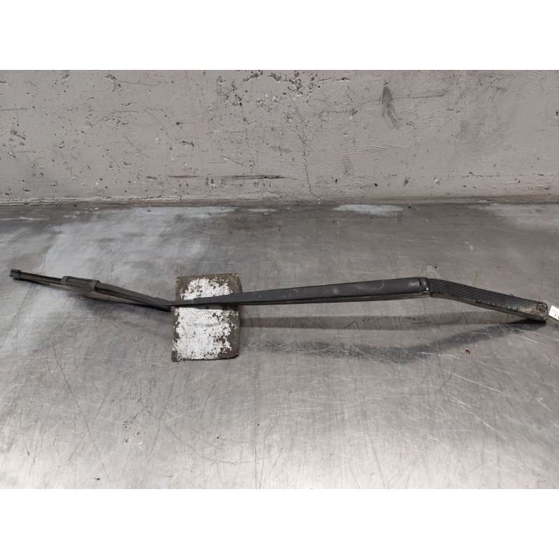 Recambio de brazo limpia delantero izquierdo para renault clio iv (bh_) 0.9 tce 90 referencia OEM IAM - Blanco