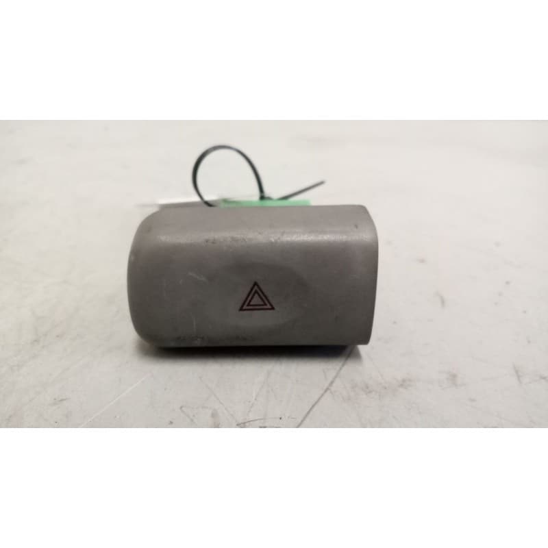Recambio de warning para nissan cabstar 01.04 3.0 diesel referencia OEM IAM - Blanco