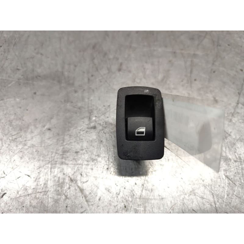 Recambio de mando elevalunas trasero derecho para bmw 3 (f30, f80) 320 d xdrive referencia OEM IAM 920810602