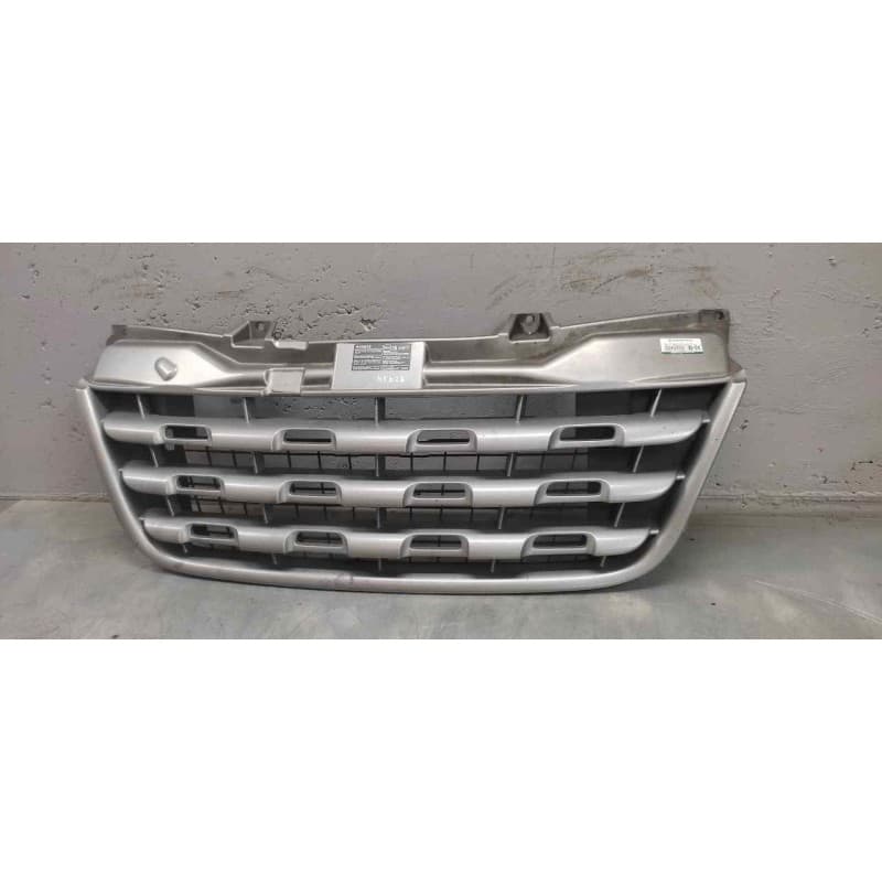 Recambio de rejilla delantera central para renault master kofferaufbau l3h1 3,5t referencia OEM IAM - Blanco