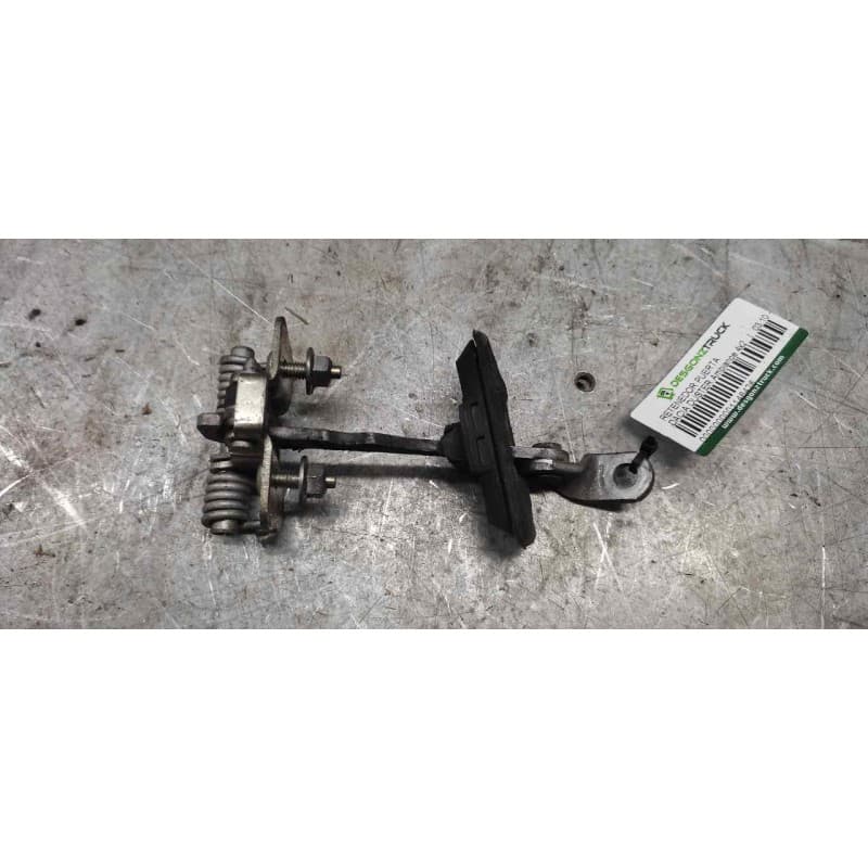 Recambio de retenedor puerta para dacia duster ambiance 4x2 referencia OEM IAM TRASERA IZQUIERDA - Gris