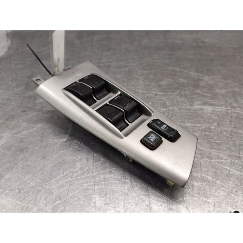 Recambio de mando elevalunas delantero izquierdo para toyota corolla (_e12_) 2.0 d-4d (cde120r_, cde120l_) referencia OEM IAM 64 - Negro