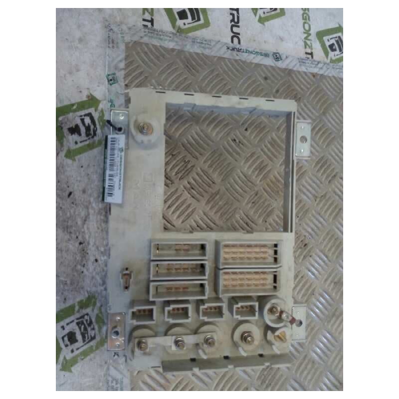 Recambio de caja reles / fusibles para man tg - l 12.240 12.240 chasis lx referencia OEM IAM 81254446074 - Blanco
