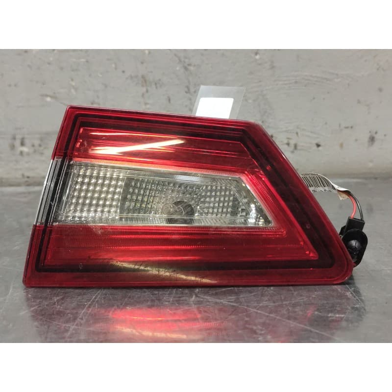 Recambio de piloto trasero derecho interior para renault clio iv (bh_) 0.9 tce 90 referencia OEM IAM - Blanco