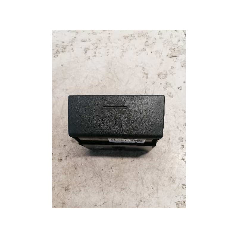 Recambio de cenicero para mitsubishi carisma berlina 5 (da0) 1900 di-d comfort referencia OEM IAM MR381240