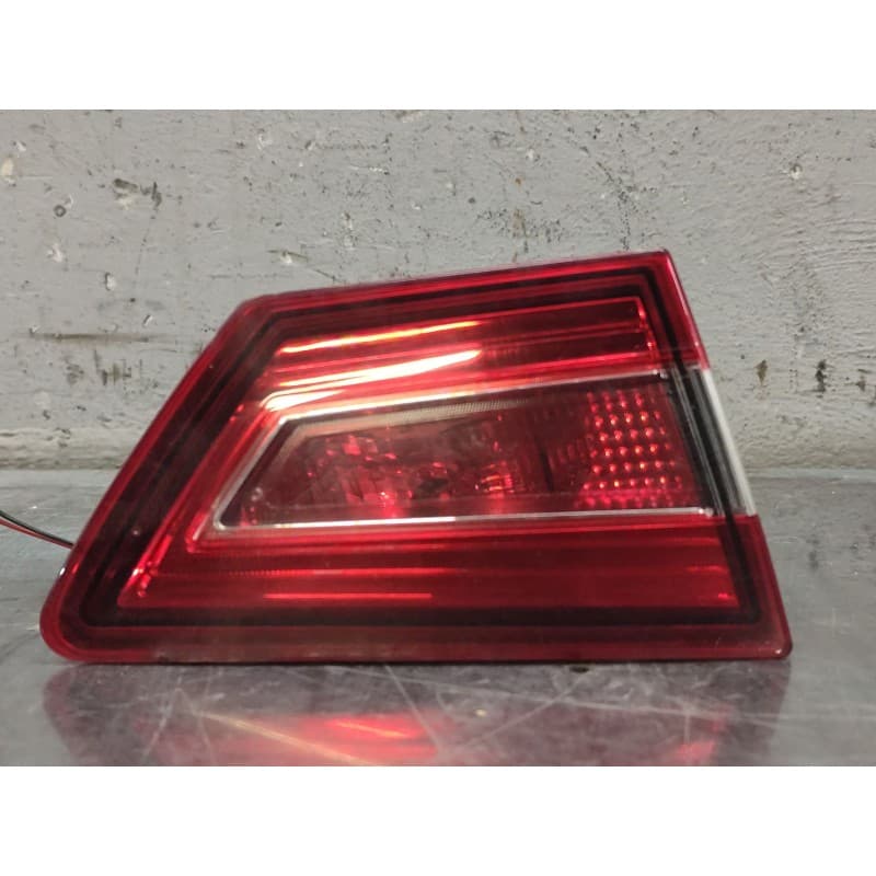 Recambio de piloto trasero izquierdo interior para renault clio iv (bh_) 0.9 tce 90 referencia OEM IAM - Blanco
