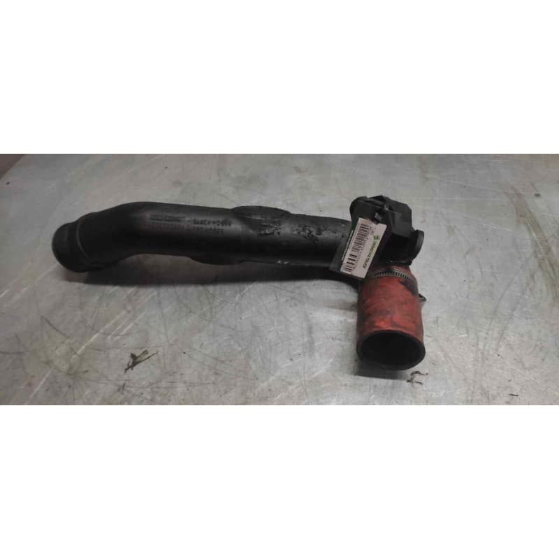 Recambio de tubo para renault master kofferaufbau l3h1 3,5t referencia OEM IAM 8200730407B - Blanco