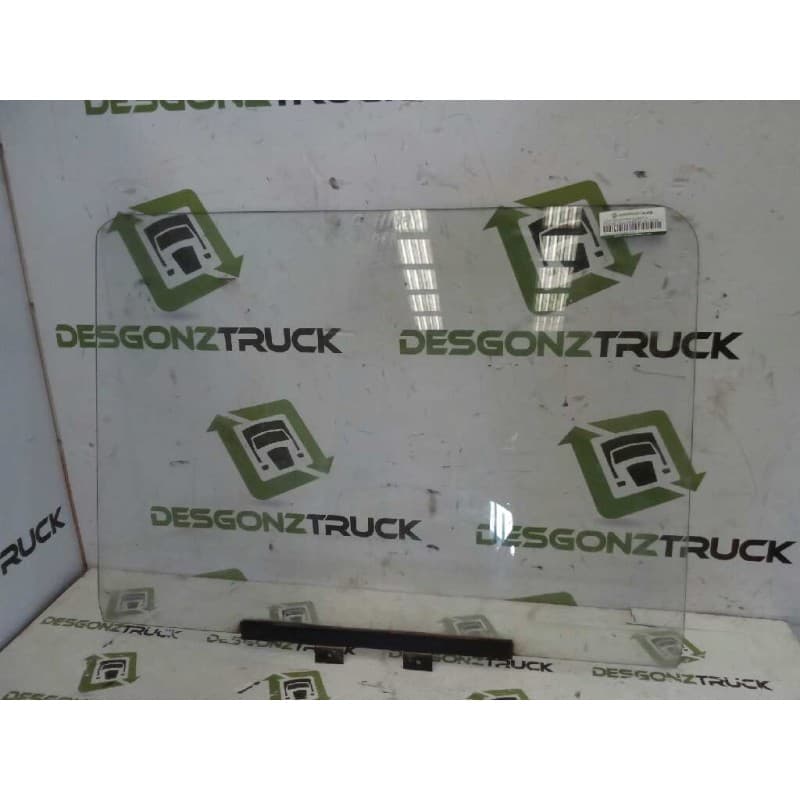 Recambio de luna delantera derecha para pegaso trucks serie 100 100.40 referencia OEM IAM - Blanco