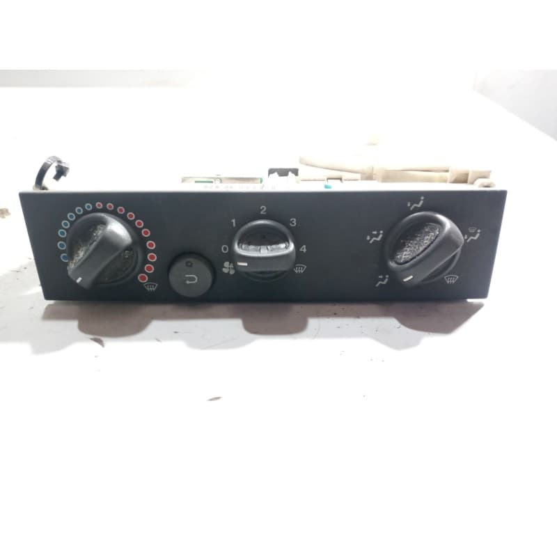 Recambio de mando calefaccion / aire acondicionado para iveco andecar iv 3 referencia OEM IAM 504063279 - Blanco