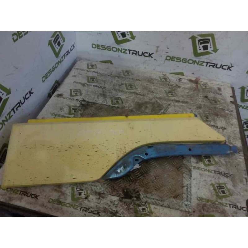 Recambio de moldura trasera cabina para volvo fh 440 fg 4x2 low largo (lh1 o l2h1) referencia OEM IAM DERECHA - Amarillo