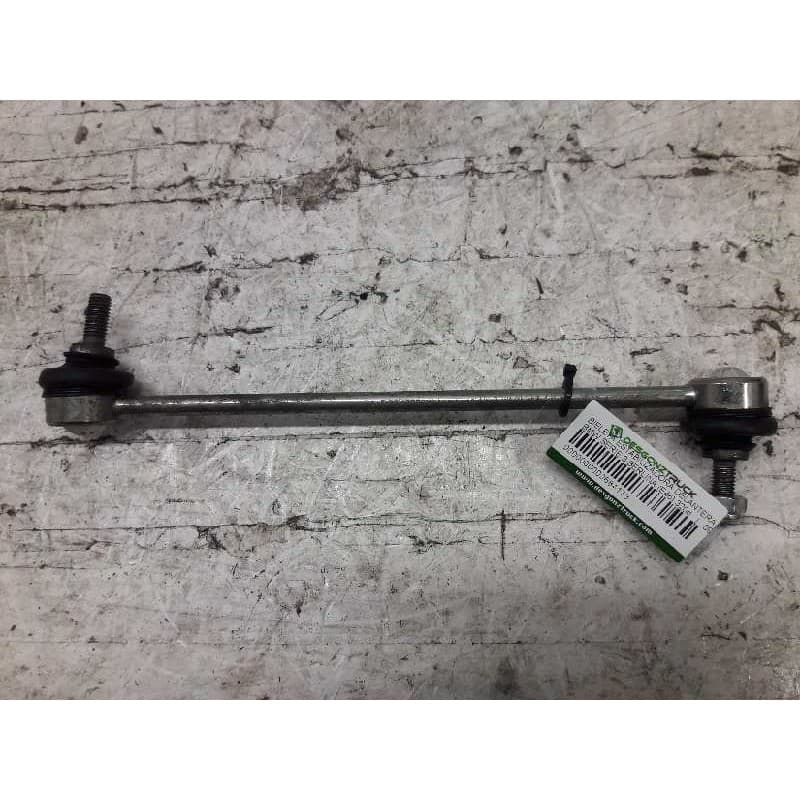 Recambio de bieleta estabilizadora delantera izquierda para bmw serie 3 berlina (e46) 320d referencia OEM IAM - Blanco