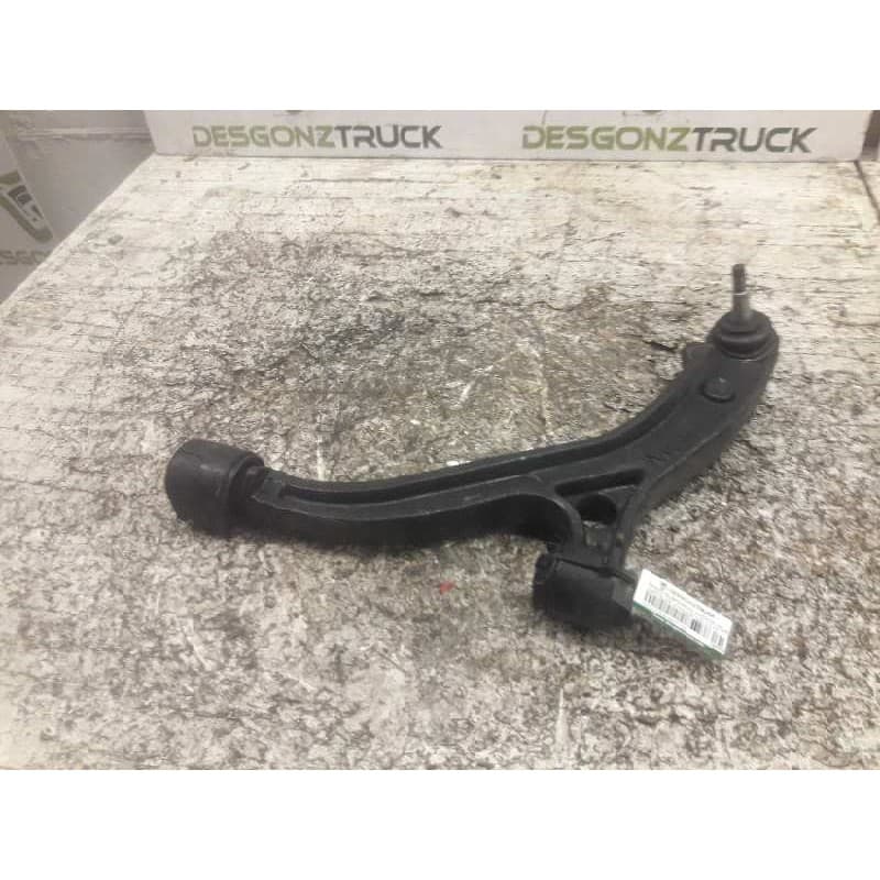 Recambio de brazo suspension inferior delantero izquierdo para chrysler voyager (gs) 2.5 td referencia OEM IAM 04694973AB