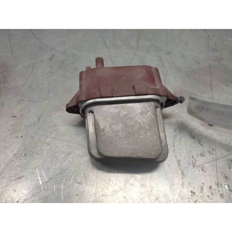Recambio de resistencia calefaccion para iveco daily caja cerrada (1999 =>) 35 - s 13 caja cerrada referencia OEM IAM 570630500 - Blanco