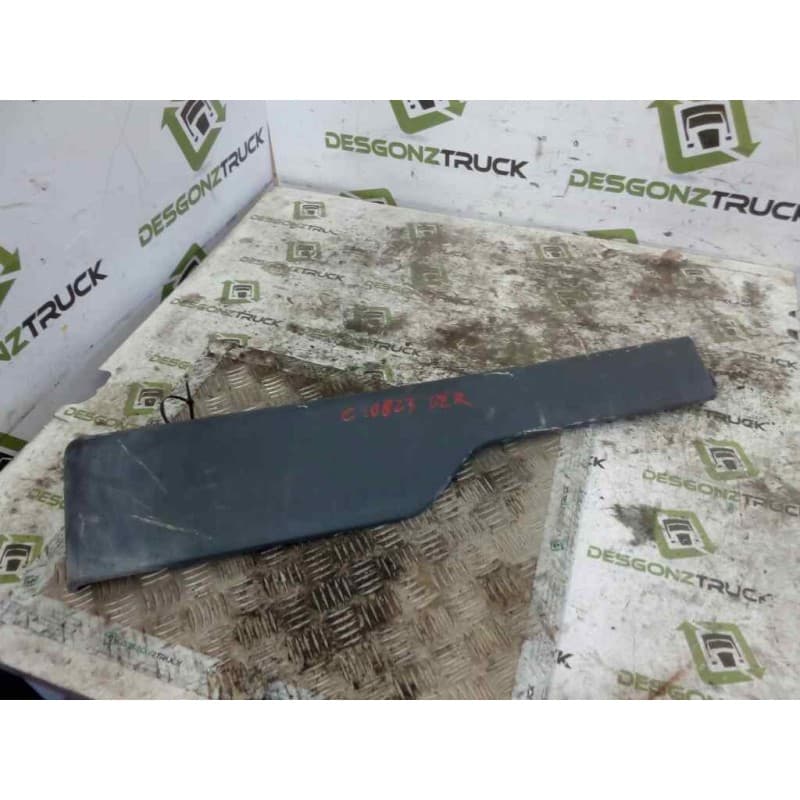 Recambio de moldura trasera cabina para volvo fm 12 2002 fg std 4x2 largo, bajo referencia OEM IAM DERECHA