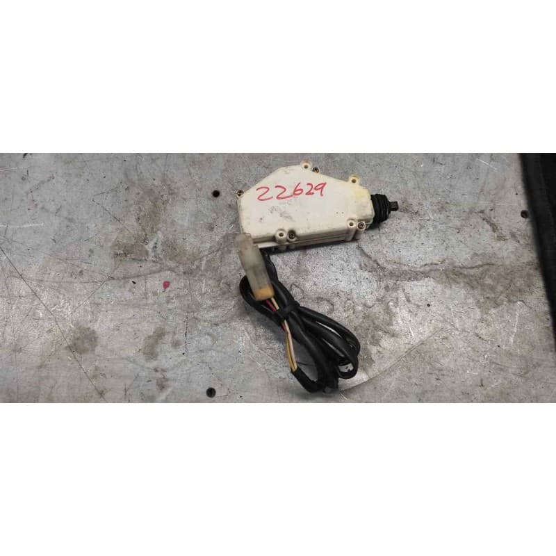 Recambio de motor cierre centralizado delantero derecho para ford scorpio berl./turnier clx berlina referencia OEM IAM 87BG220A2