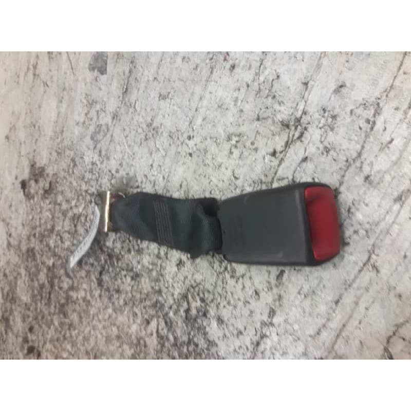 Recambio de enganche de cinturon trasero izquierdo para toyota corolla verso (r1) 1.8 luna referencia OEM IAM E034501 2ª FILA