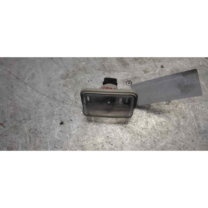 Recambio de piloto matricula para toyota corolla (e12) 1.4 d-4d luna compact referencia OEM IAM - Rojo