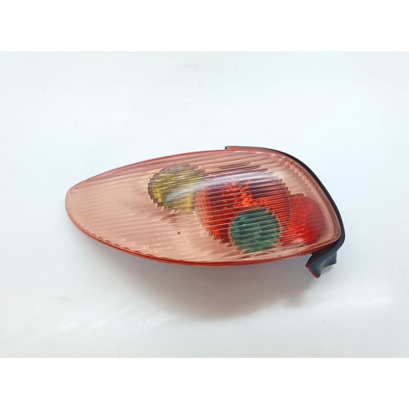Recambio de piloto trasero izquierdo para peugeot 206 cc (2d) 1.6 16v (2dnfuf, 2dnfur) referencia OEM IAM - Rojo