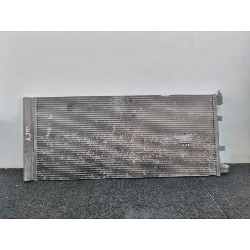 Recambio de condensador / radiador aire acondicionado para renault master kipper l3h1 3,5t referencia OEM IAM 921005824RA - Blanco