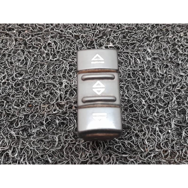 Recambio de mando elevalunas delantero izquierdo para renault master desde '98 caja cerrada, techo ''maxi'' l2h3 rs 3578 referen - Blanco