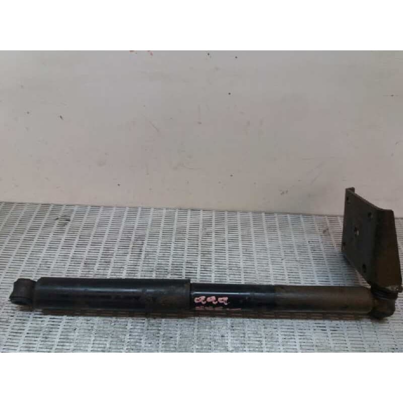 Recambio de amortiguador trasero derecho para mitsubishi pajero 2.5 td referencia OEM IAM - Negro