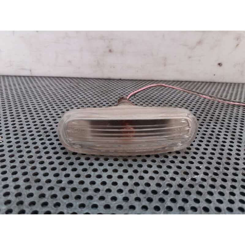 Recambio de piloto lateral izquierdo para fiat grande punto (199) 1.4 8v active referencia OEM IAM - Negro
