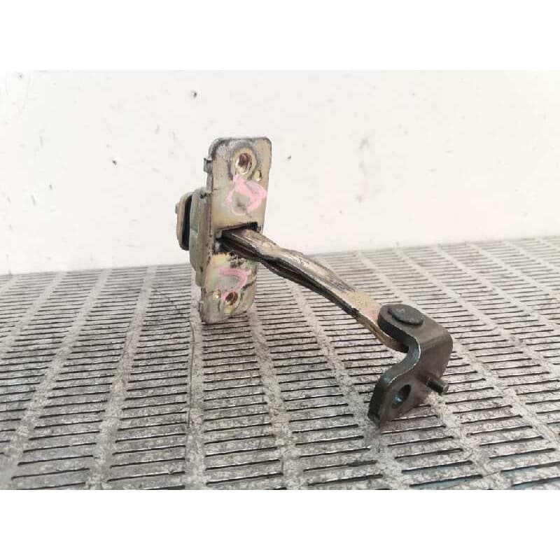 Recambio de retenedor puerta delantera derecha para kia sephia ll 1.5 cat referencia OEM IAM - Verde