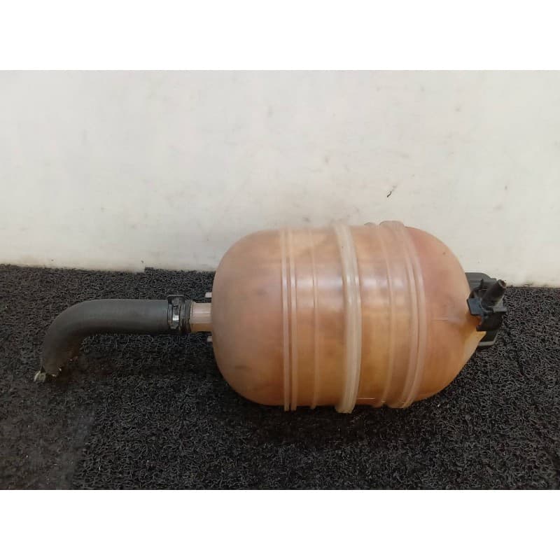 Recambio de deposito expansion para peugeot 206+ básico referencia OEM IAM 9647777280 - Blanco