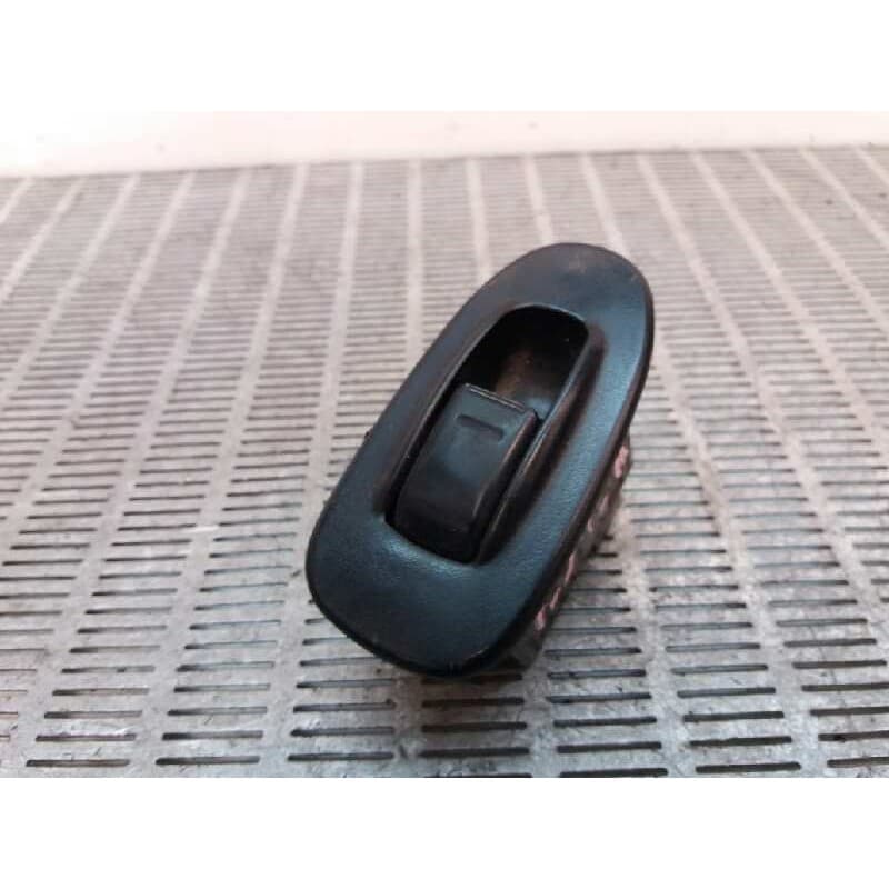 Recambio de mando elevalunas trasero derecho para kia shuma 1.5 referencia OEM IAM - Blanco
