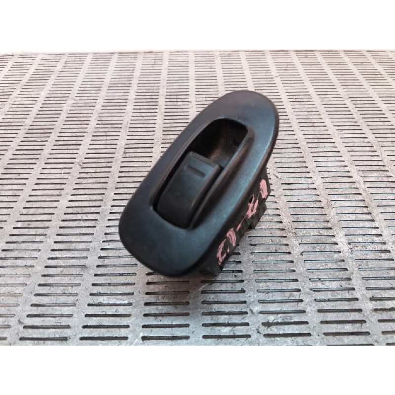 Recambio de mando elevalunas trasero izquierdo para kia shuma 1.5 referencia OEM IAM - Blanco