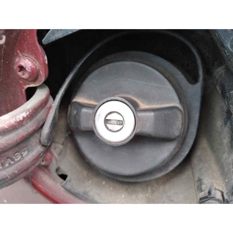 Recambio de tapon combustible para chrysler jeep compass limited plus 4x2 referencia OEM IAM - Rojo