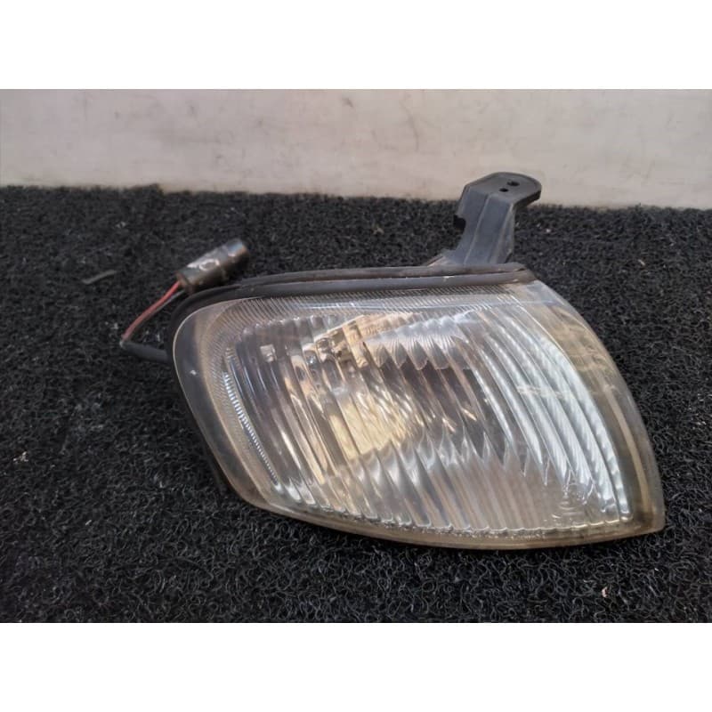 Recambio de piloto delantero izquierdo para kia sephia gtx referencia OEM IAM 0K24J51050L - Blanco