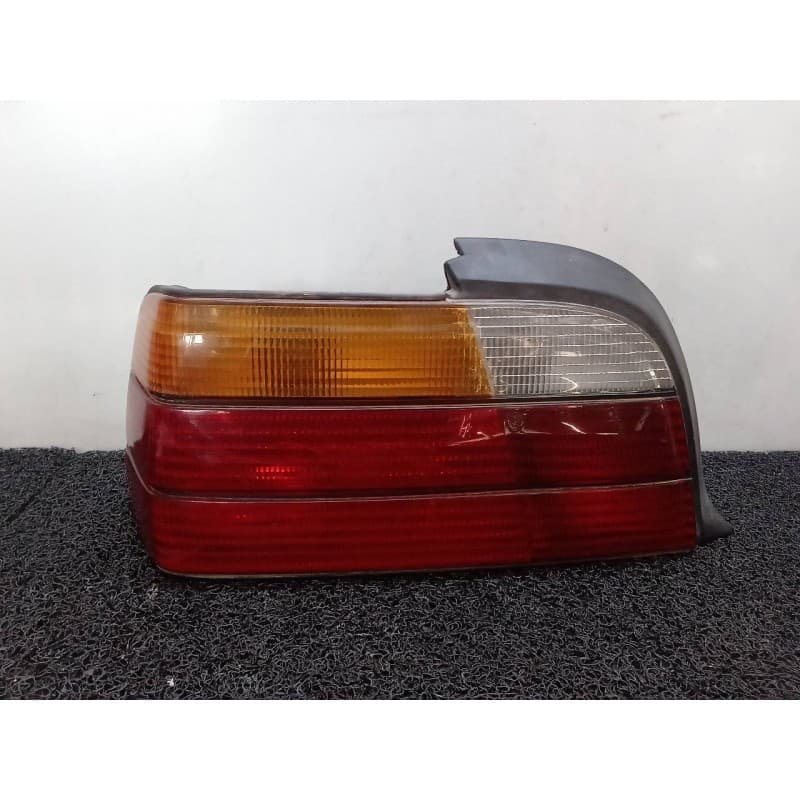 Recambio de piloto trasero izquierdo para bmw serie 3 coupe (e36) 318is referencia OEM IAM - Blanco