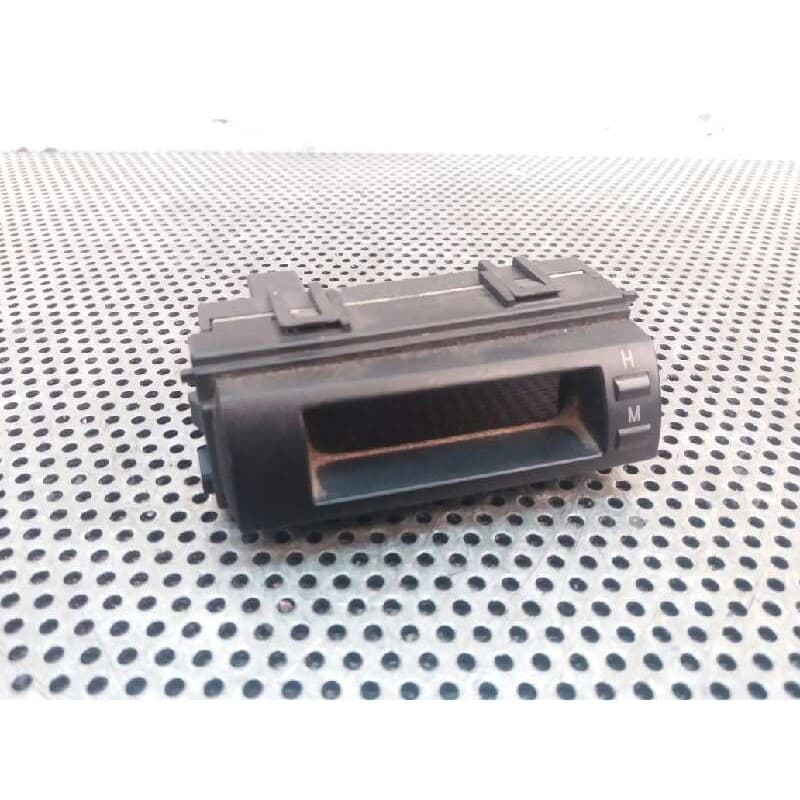 Recambio de reloj multifuncion para toyota prius (nhw20) sol referencia OEM IAM 8391047040 - Blanco