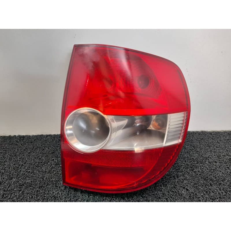 Recambio de piloto trasero derecho para volkswagen fox (5z1) básico referencia OEM IAM 5Z0945096 - Rojo