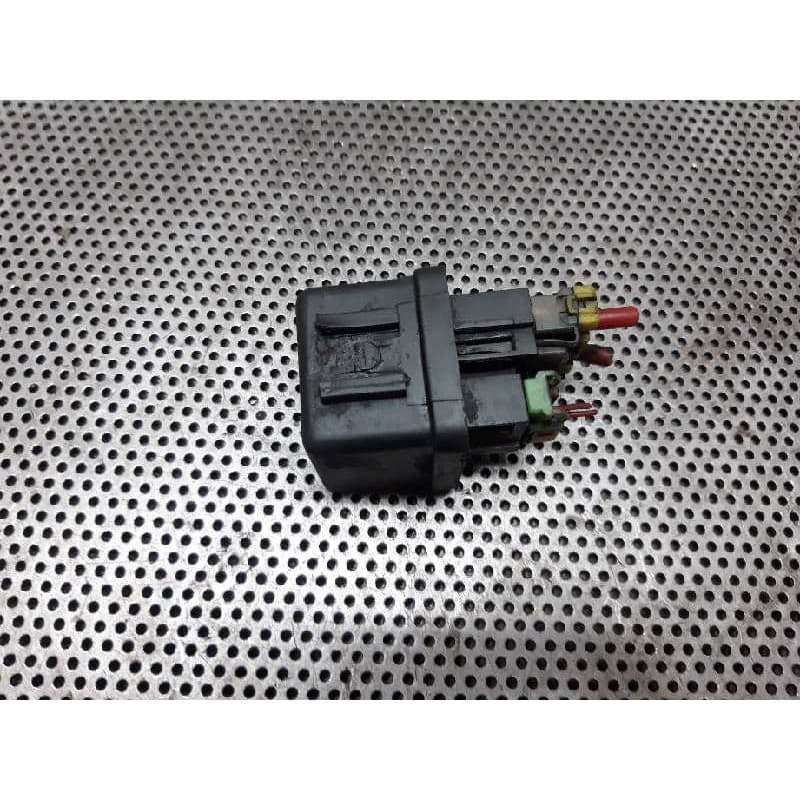 Recambio de rele para nissan cabstar 01.04 cabina doble cabina doble referencia OEM IAM 2523069T00 - Blanco