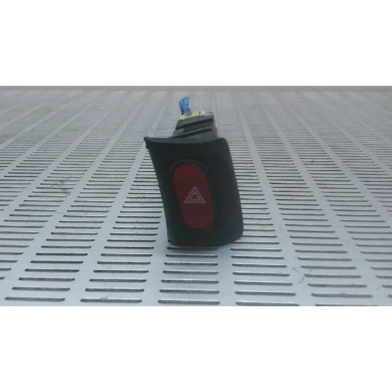 Recambio de warning para nissan vanette cargo 2.3 diesel referencia OEM IAM