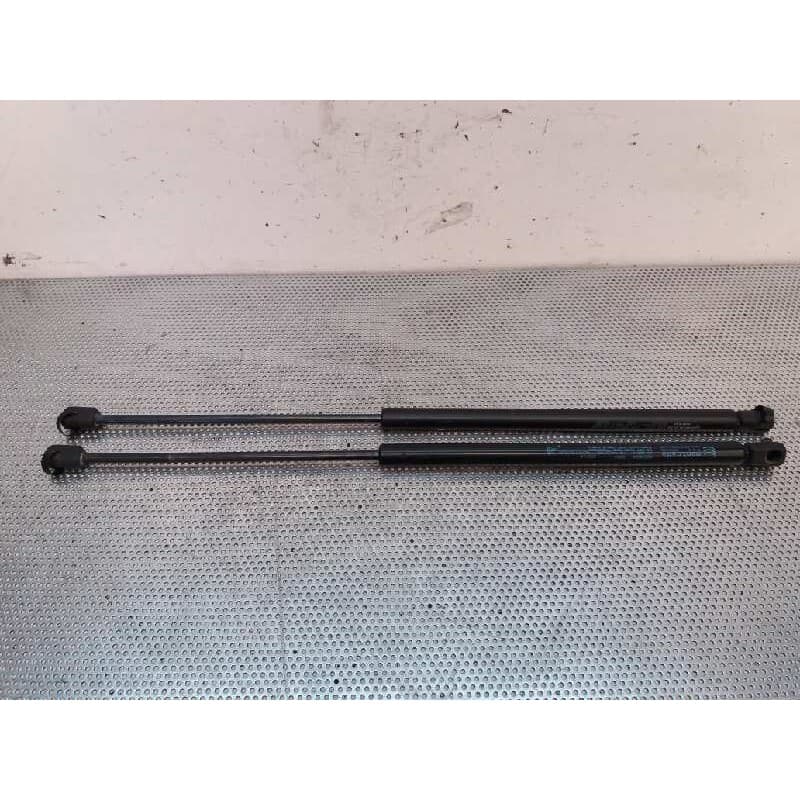 Recambio de amortiguadores maletero / porton para volvo serie 440 2.0i gle referencia OEM IAM - Blanco