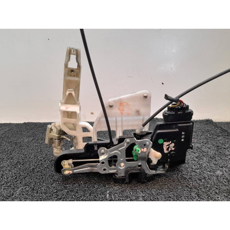 Recambio de cerradura puerta delantera izquierda para kia carens (un) emotion referencia OEM IAM - Negro