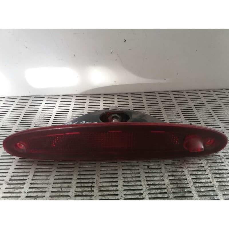 Recambio de luz central de freno para chrysler grand voyager 2.8 crd referencia OEM IAM - Gris