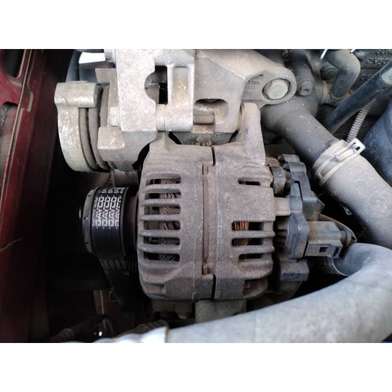 Recambio de alternador para volkswagen fox (5z1) básico referencia OEM IAM 045903023 0124325012 BOSCH - Rojo