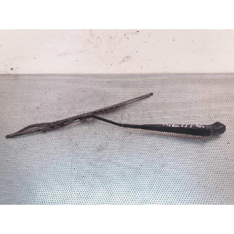 Recambio de brazo limpia delantero izquierdo para nissan patrol gr (y61) comfort referencia OEM IAM