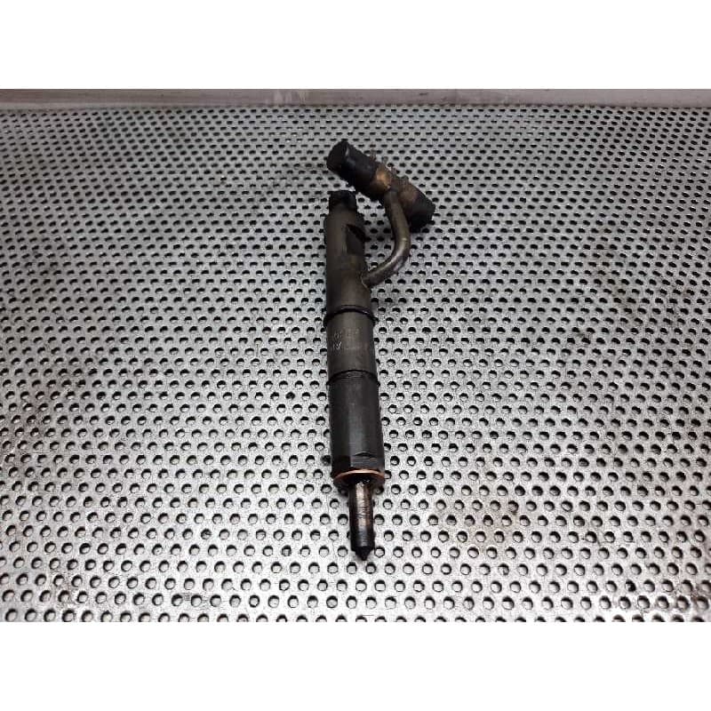 Recambio de inyector para nissan serie l 35.08 referencia OEM IAM KBAL85P48 46930 BOSCH - Blanco